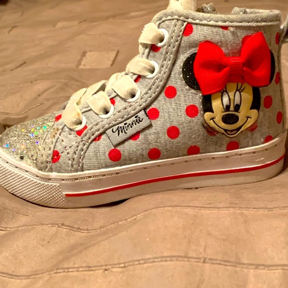 Light up mini mouse toddler shoe size 6 - Picture 1 of 2
